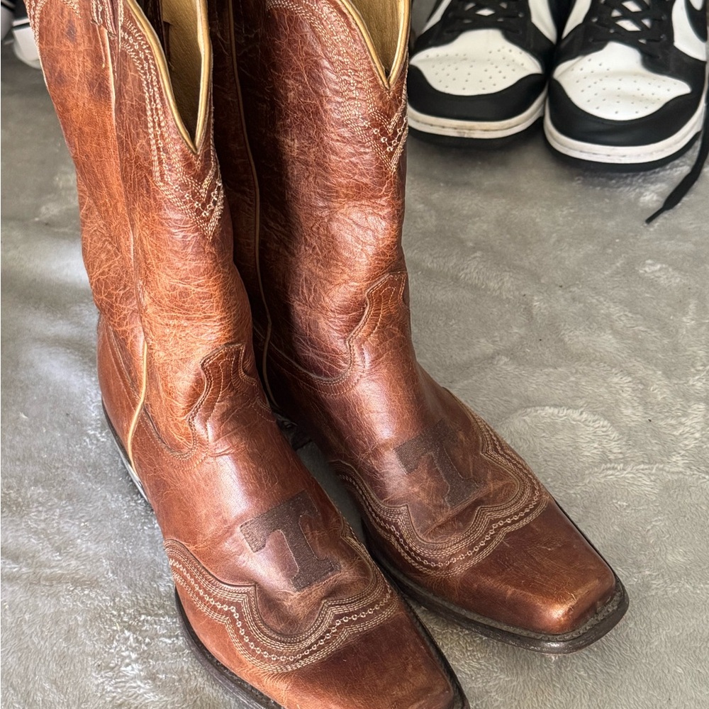 Women’s gameday boots